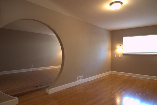 Building Photo - 20231 Merrick Dr