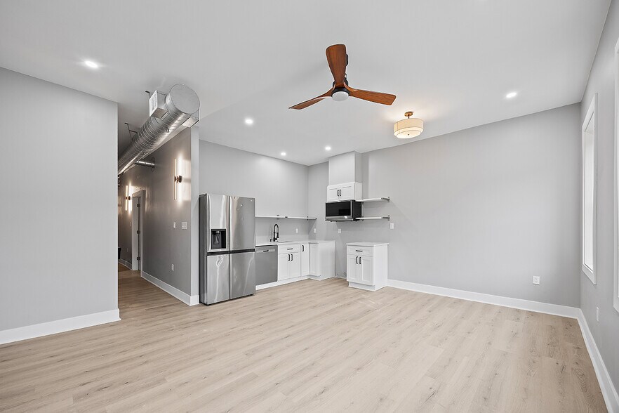 Building Photo - 1109 E Carson St