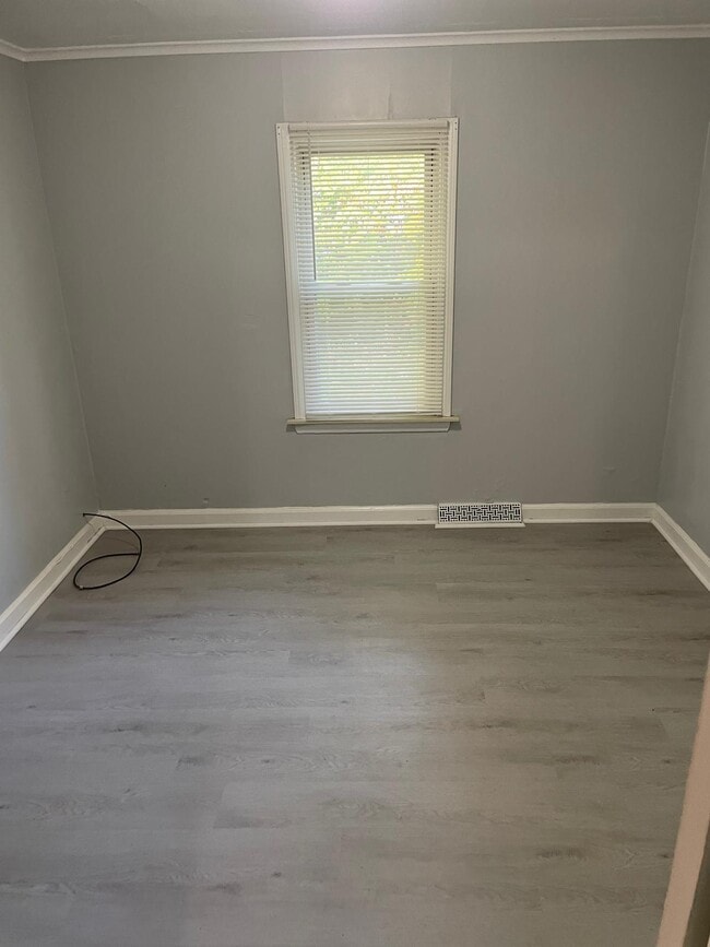 Building Photo - 20934 Hollywood St