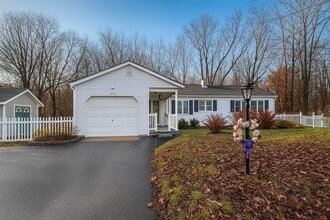 Building Photo - 2 Bedroom 2 Bath Home on Lake Delta For Rent!