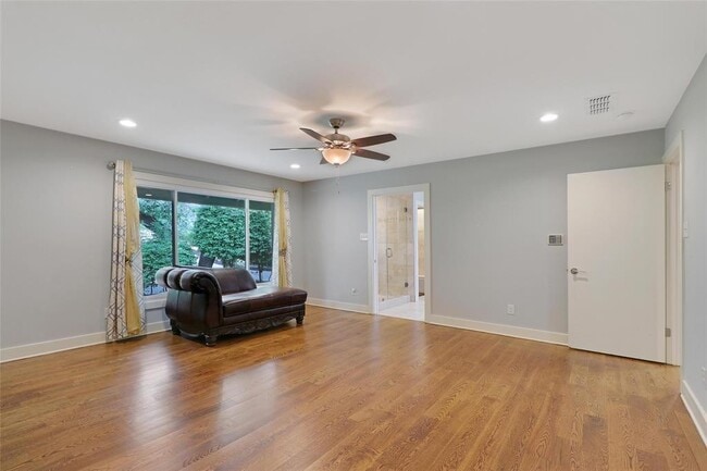 Building Photo - 3801 Laurel Ledge Ln