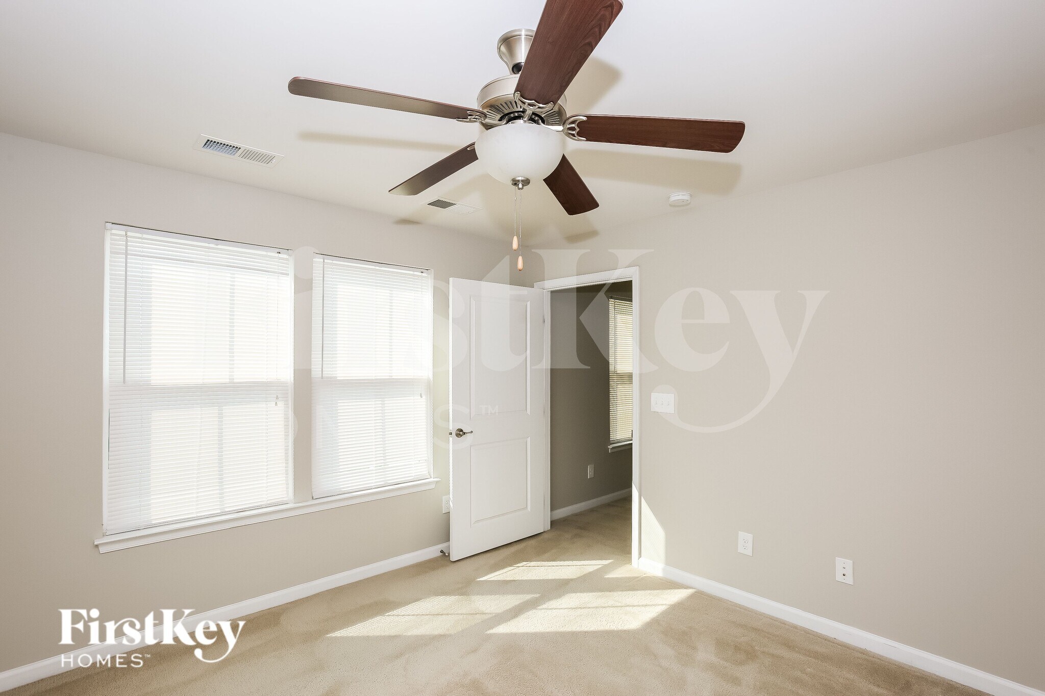 Building Photo - 1512 Scarbrough Cir SW