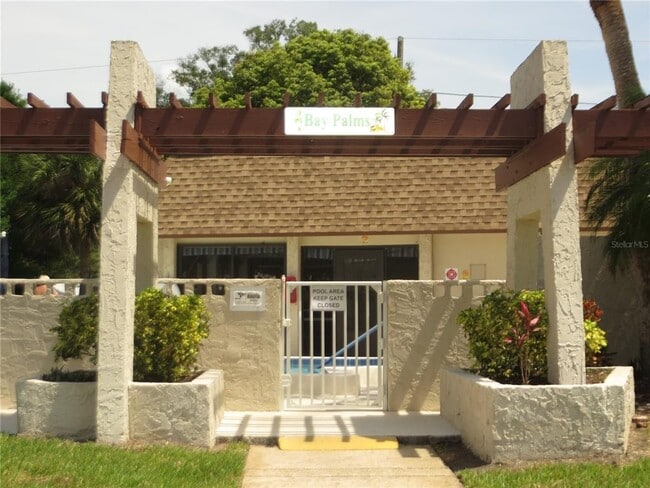 Primary Photo - 2750 E Bay Dr