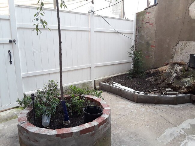 Building Photo - 1713 S 8th St