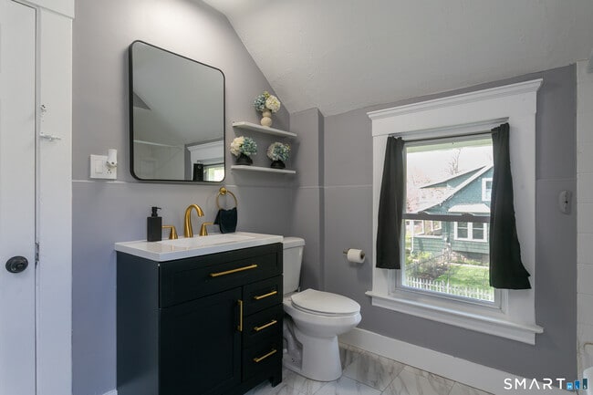 Building Photo - 101 Laurel St