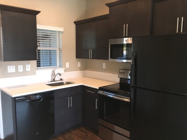 Building Photo - 1575 NE Rumgay Ln