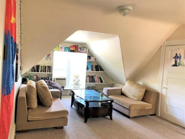 Livingroom - 16 Falkland St