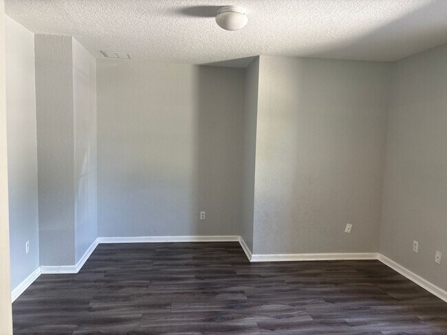 Building Photo - Spacious 4 Bedroom Home in Kissimmee, FL!