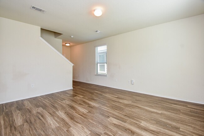 Building Photo - 4407 Champions Landing Dr