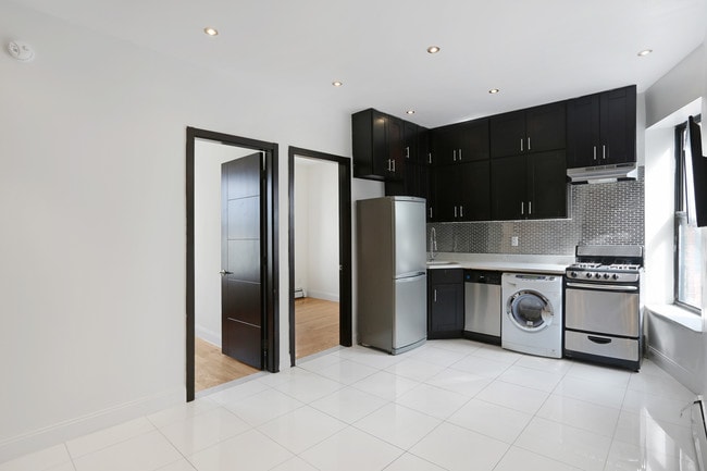 Building Photo - 125 W 106th St