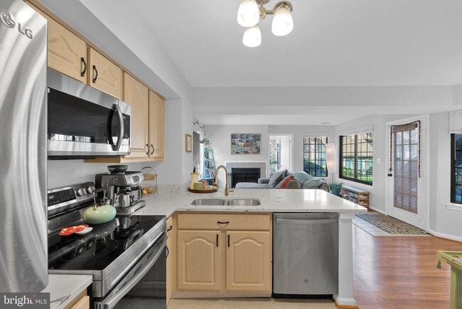 Building Photo - 6011 Curtier Dr