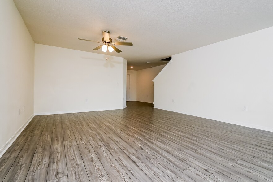 Building Photo - 5367 Companion Ln