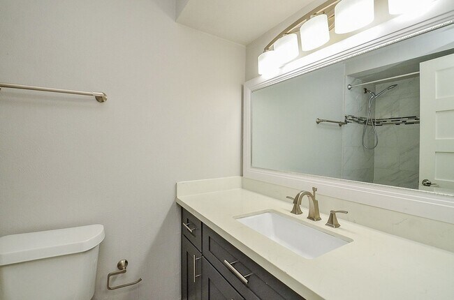 Building Photo - 12633 Memorial Dr