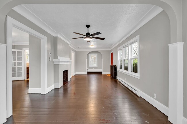 Building Photo - Single Family Home