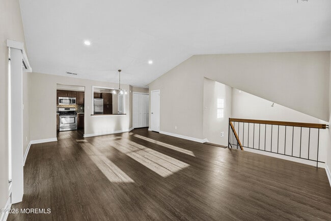 Building Photo - 186 Tulip Ln