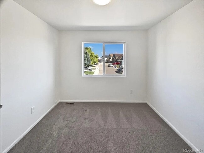 Building Photo - 7576 Elmwood St