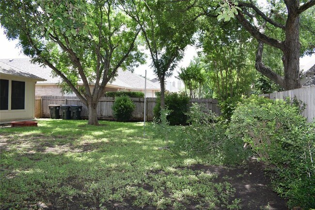 Building Photo - 30007 Oakland Hills Dr