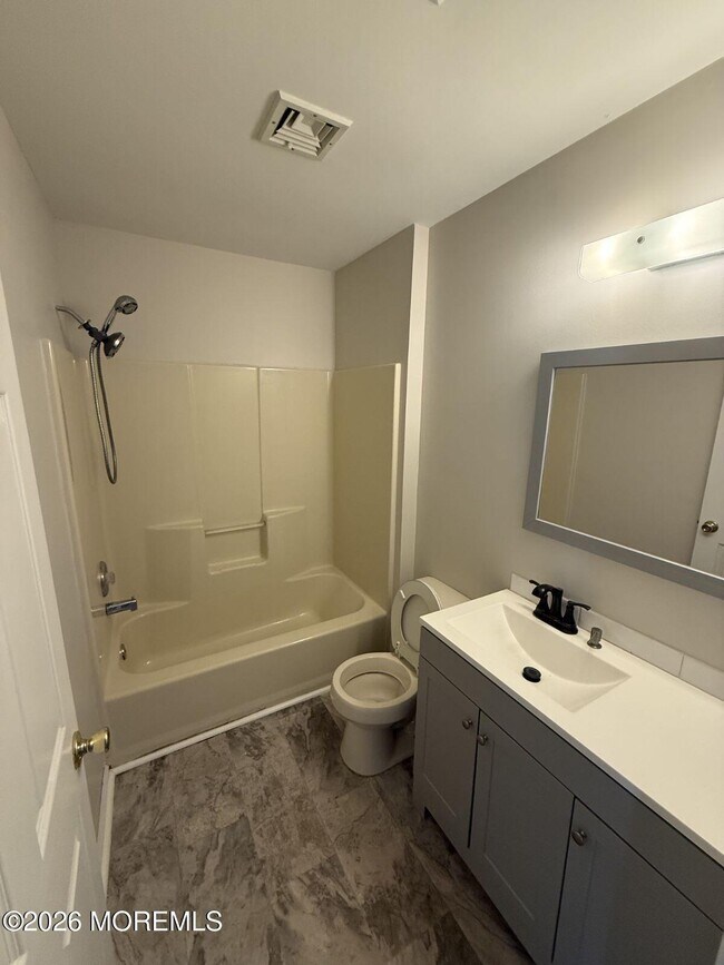 Building Photo - 12 Timberline Dr