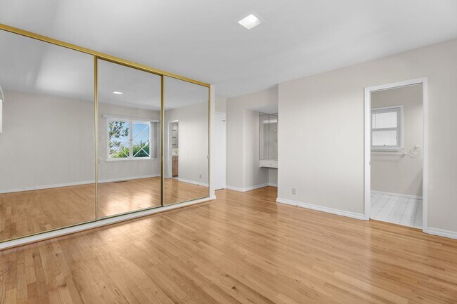 Building Photo - 17 Stallion Rd