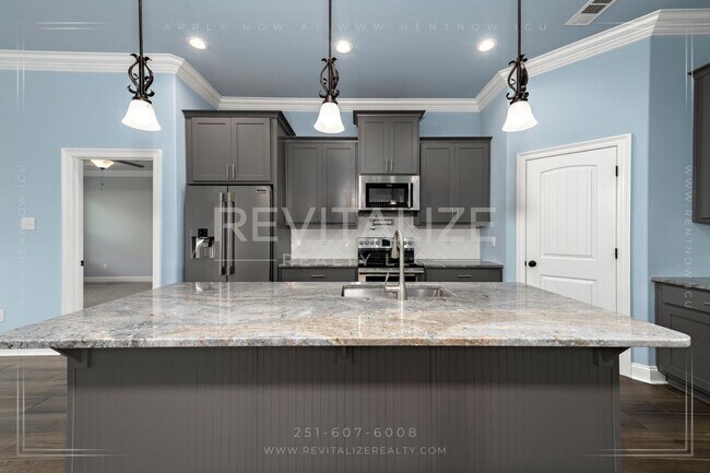 Building Photo - Stunning Luxury Home in Silverhill with Huge Diamond Shaped Backyard!