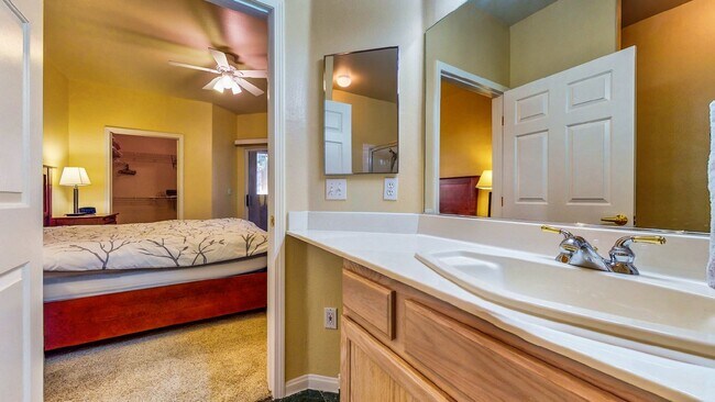 Building Photo - Experience Las Vegas in style and comfort ...