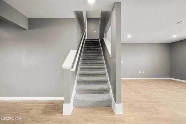 Building Photo - 123 Tiller Dr