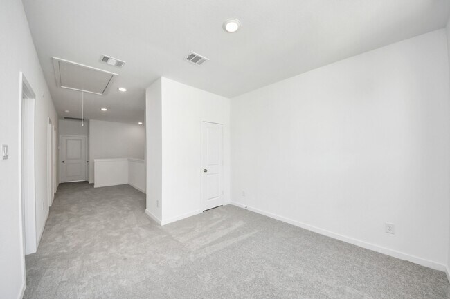 Building Photo - 2205 Via Cami Ln