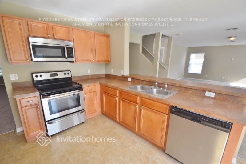 Building Photo - 1346 Karok St