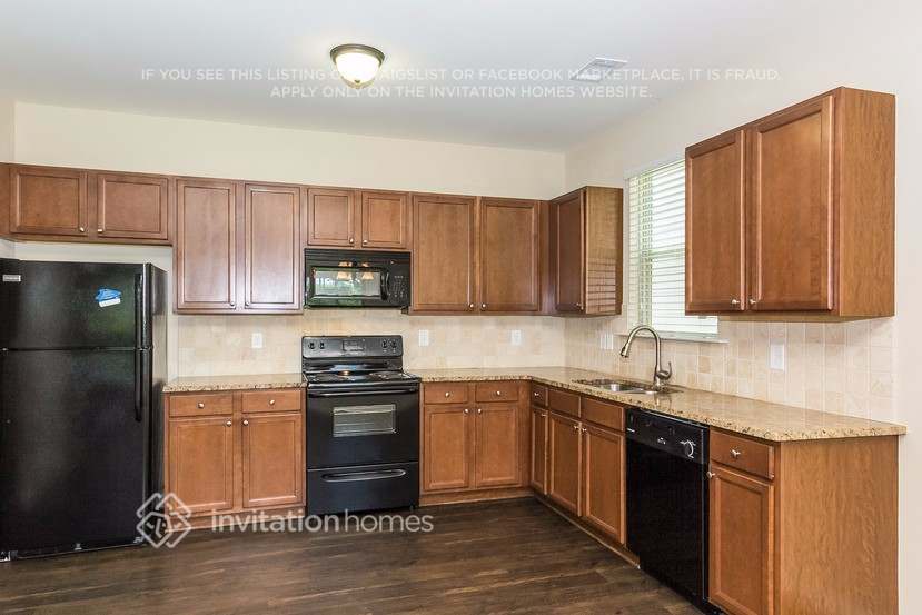 Building Photo - 24 Black Diamond Dr