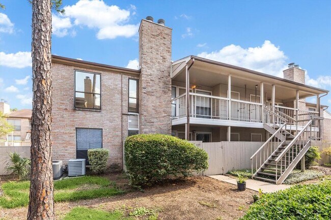 Primary Photo - 2100 Wilcrest Dr