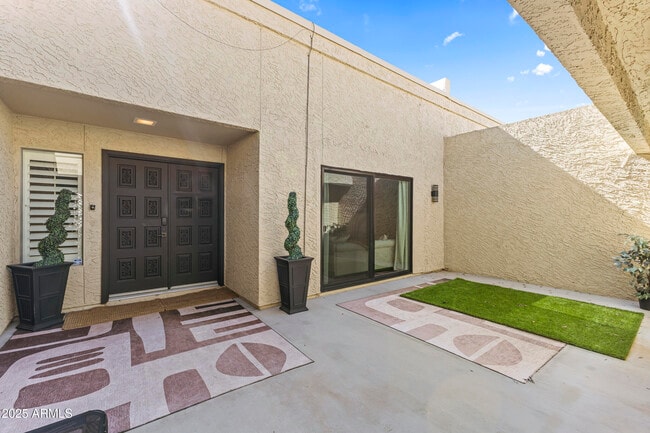 Building Photo - 8195 E Del Marino Dr
