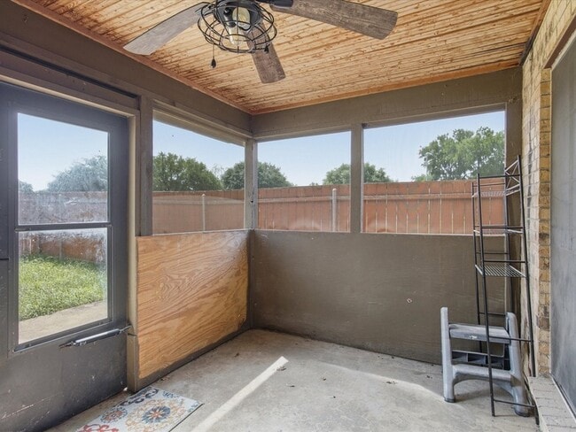 Building Photo - 7419 Lemonwood Ln