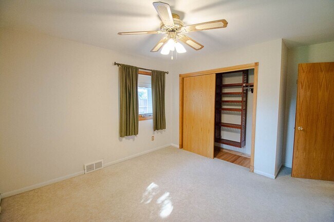 Building Photo - Charming Elton Hills Rambler with Finished Basement