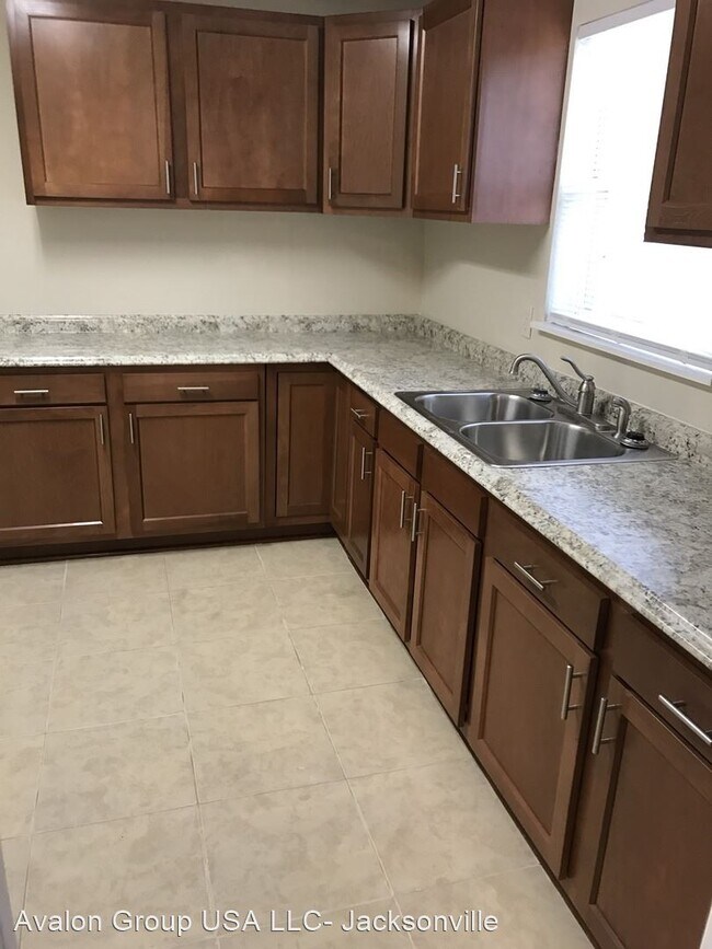 Building Photo - 3 br, 2 bath House - 5433 Oliver street S