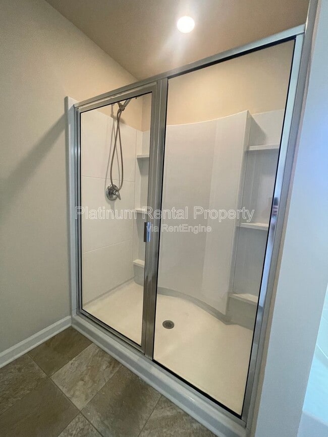 Building Photo - 4425 Huron Dr