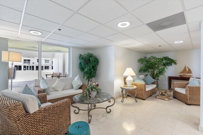 Building Photo - 4505 S Ocean Blvd