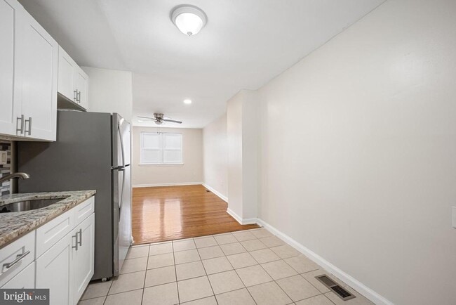 Building Photo - 5324 N Marvine St