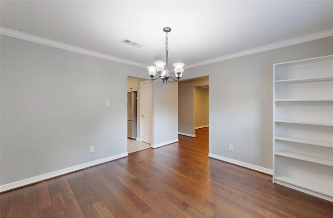 Building Photo - 5850 Braesheather Dr