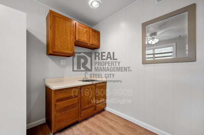 Building Photo - 12 Chicory Ct