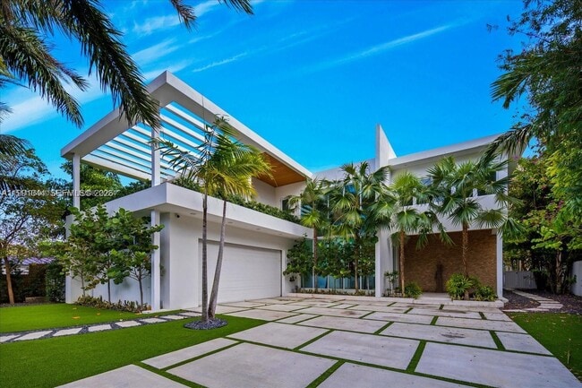 Building Photo - 3465 Meridian Ave