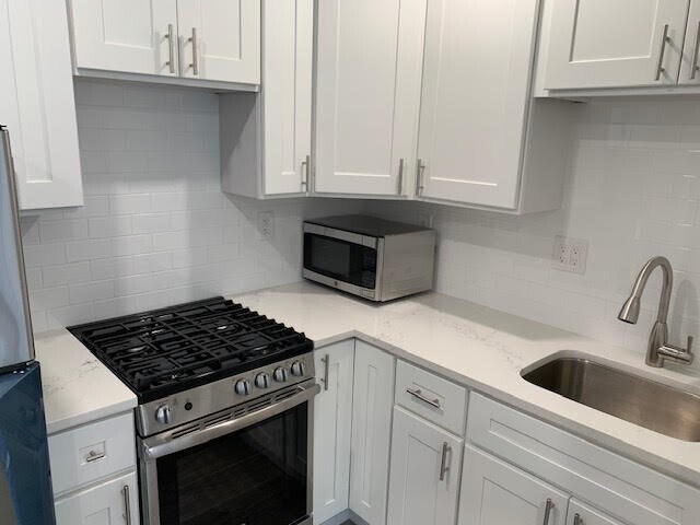 Primary Photo - 9 E Cottage St