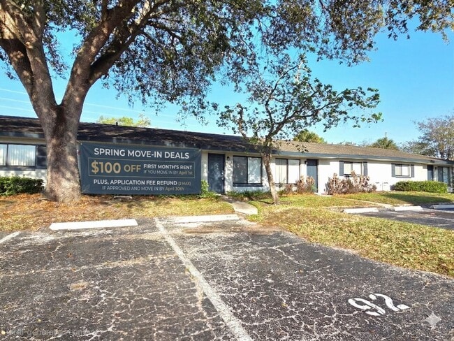 Building Photo - 605 Northlake Blvd