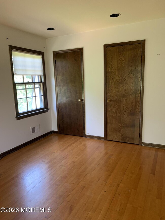 Building Photo - 2 Carbury Rd