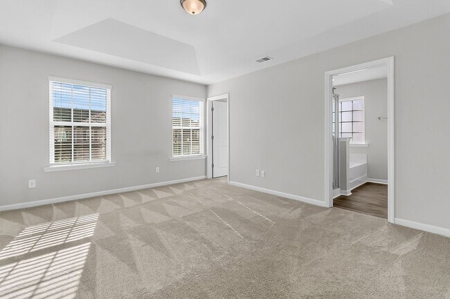 Building Photo - Meticulous 3 Bedroom Home in Lindera Prese...
