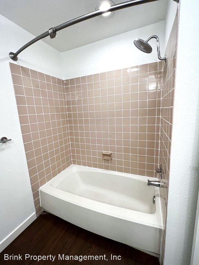 Building Photo - 1 br, 1 bath House - 12515 NE 116th St #B31