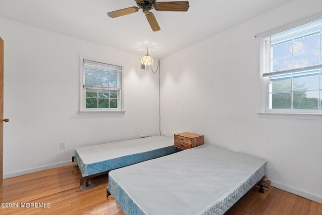 Building Photo - 2 Karen Ct