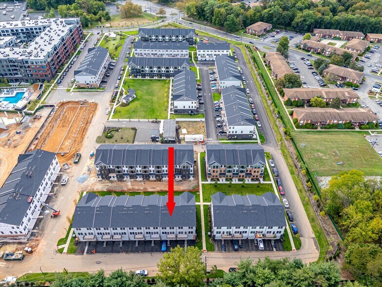 Building Photo - 624 Sadie Cir