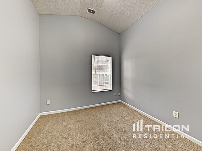 Building Photo - 6868 Merrywood Dr