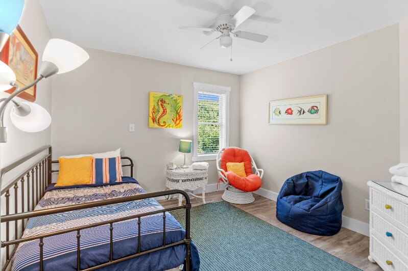 Building Photo - 5207 Emerald Dr