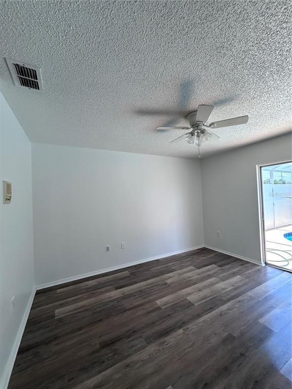 Building Photo - 2608 Spring Hill Dr